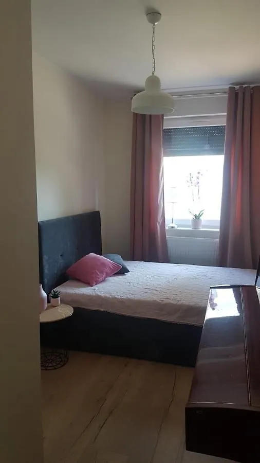 Przytulne Mieszkanie W Cichej Okolicy Wroclaw 0*,  Poland